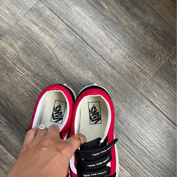 Vans off the wall strap on red black white checkered 8.5 - Picture 3 of 5